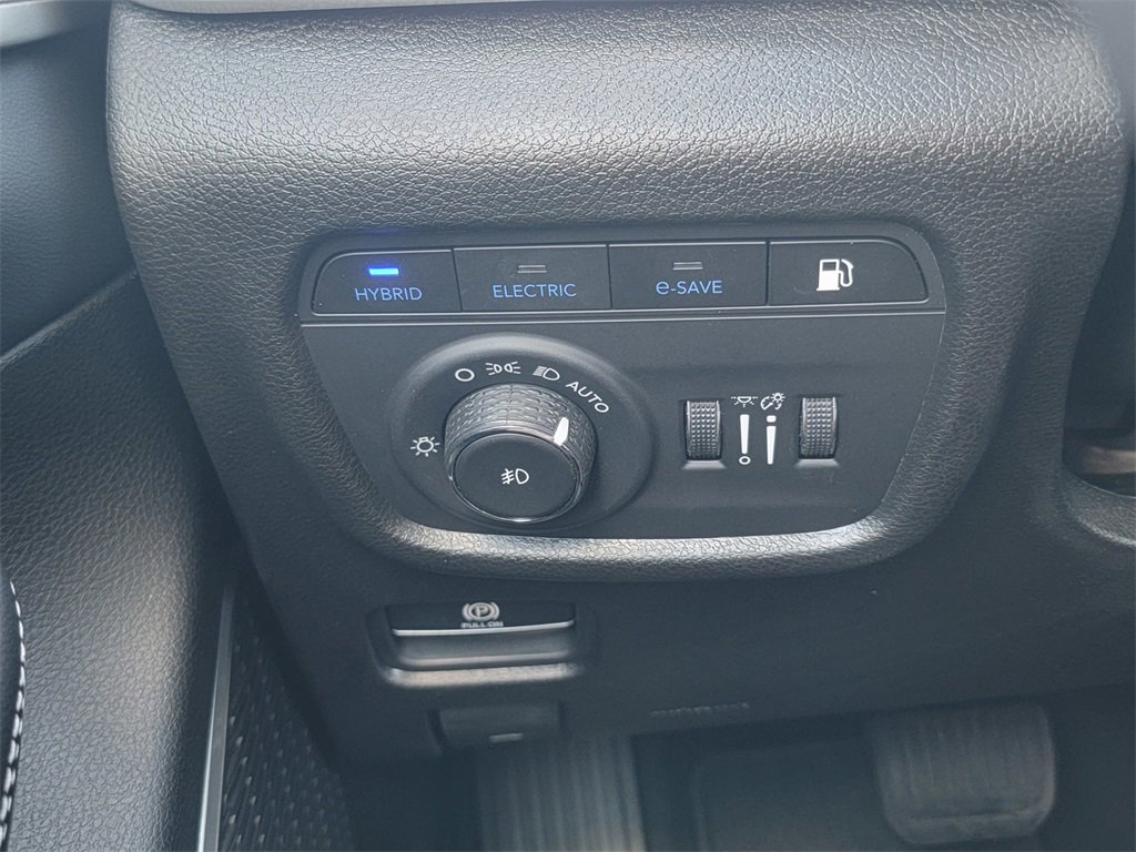 Used 2022 Jeep Grand Cherokee Limited 4xe image 31