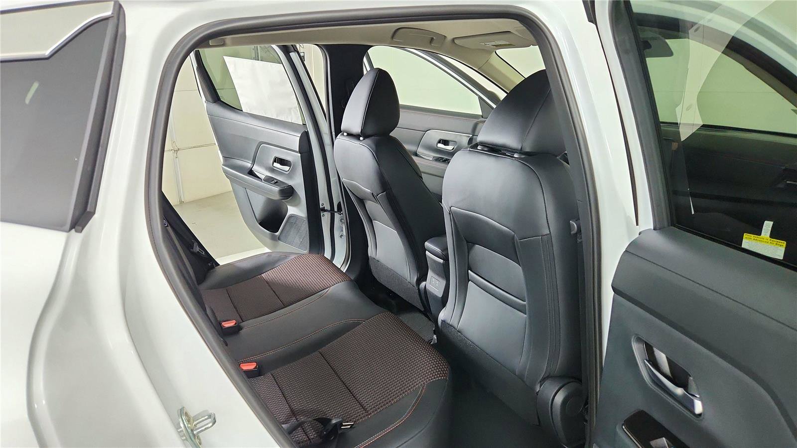 New 2026 Nissan Kicks SR w/ Cold Weather Package image 24