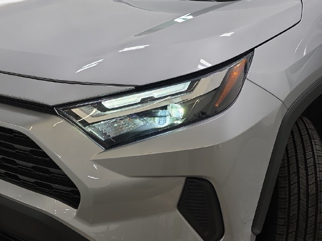 Certified 2025 Toyota RAV4 LE AWD/4WD image 27