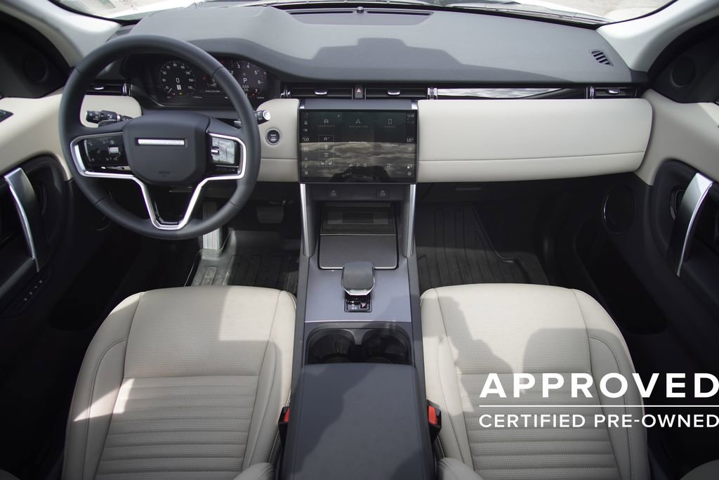 Used 2025 Land Rover Discovery Sport S image 9