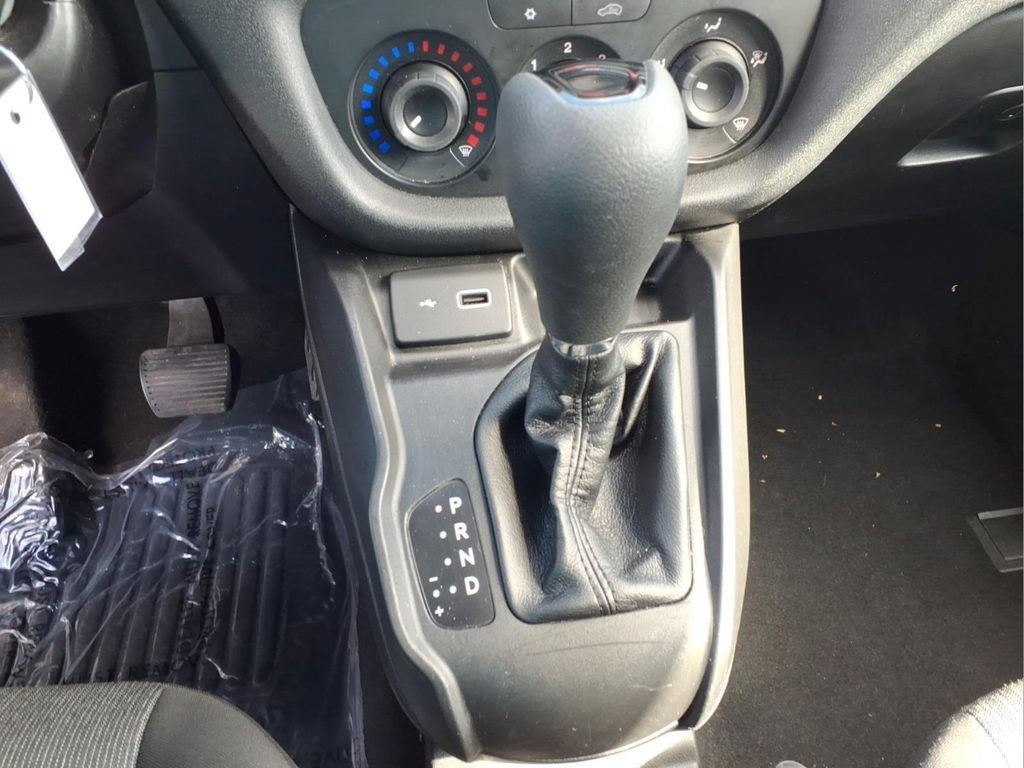 Used 2022 RAM ProMaster City Tradesman FWD image 10