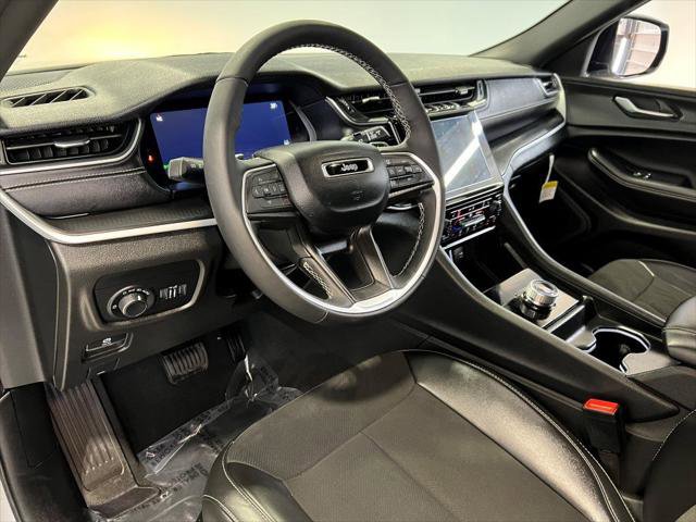 Certified 2024 Jeep Grand Cherokee L Laredo image 33