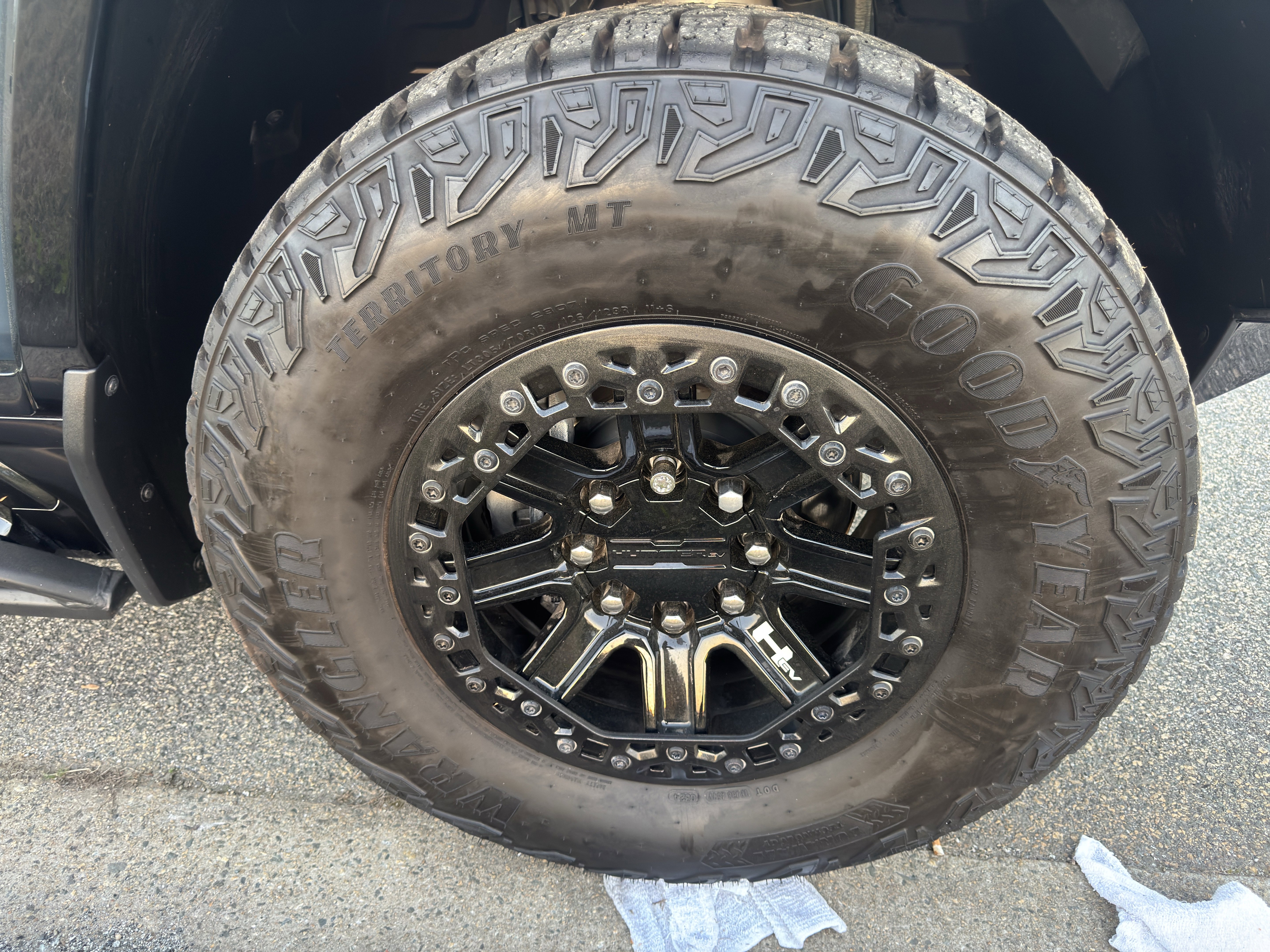 Certified 2024 GMC Hummer EV 3X w/ Omega Edition image 12