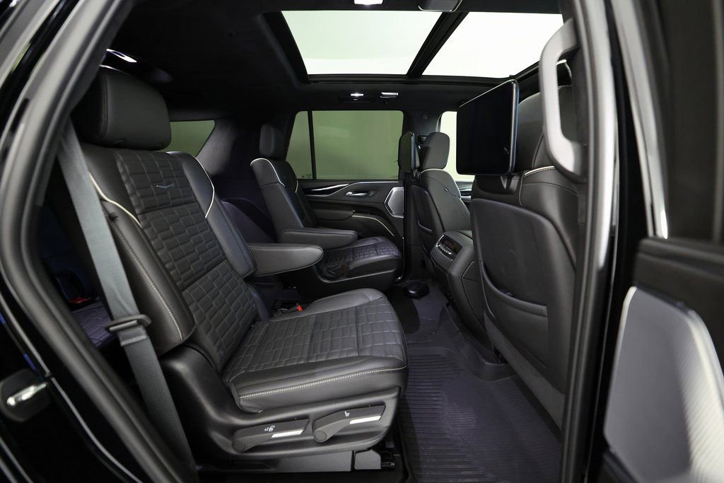 Used 2024 Cadillac Escalade V w/ LPO, ONYX Package image 11