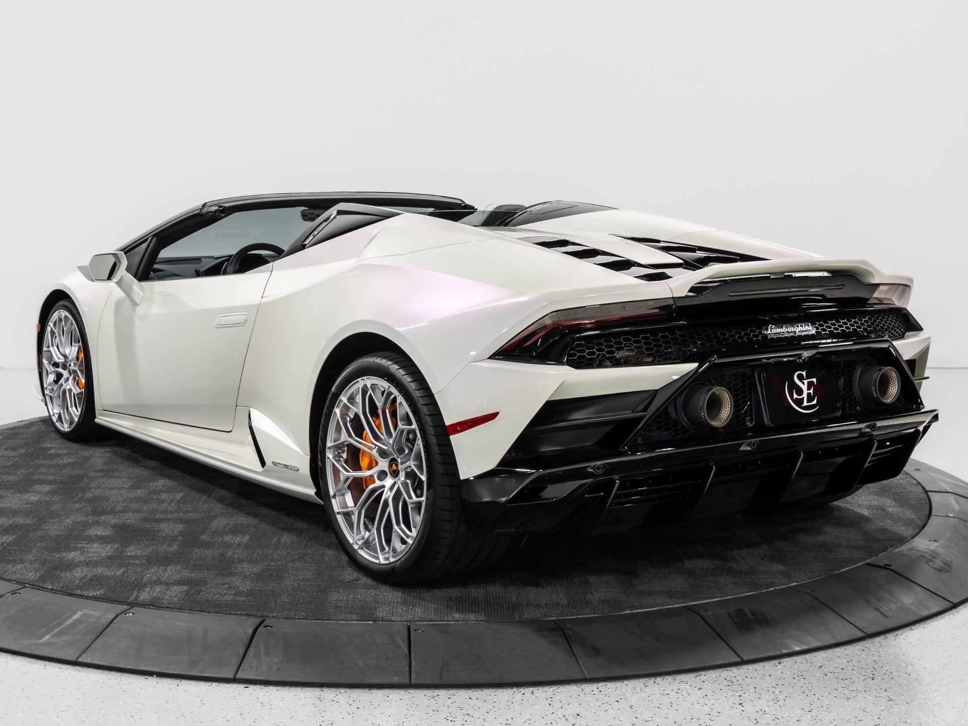 Used 2024 Lamborghini Huracan EVO AWD/4WD image 6