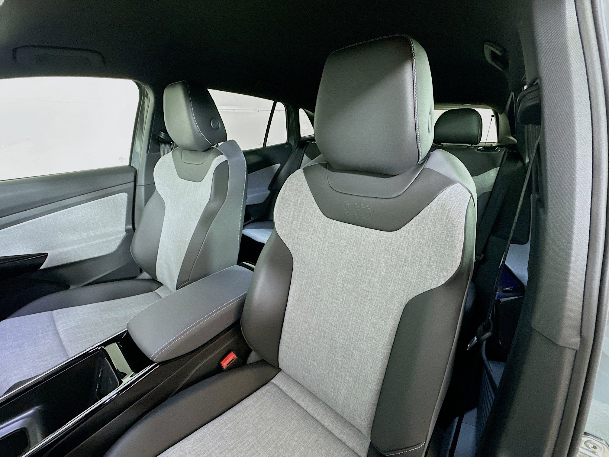 New 2025 Volkswagen ID.4 Pro image 20