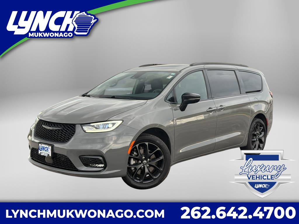 Used 2025 Chrysler Pacifica Limited w/ Uconnect Theater Family Group AWD/4WD image 1