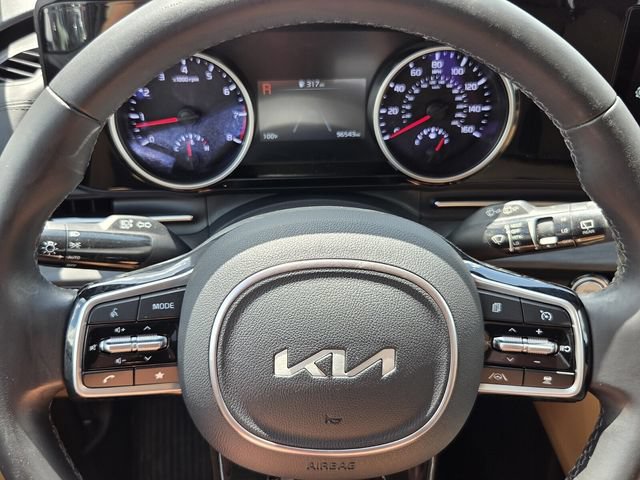 Used 2023 Kia Carnival EX FWD image 21