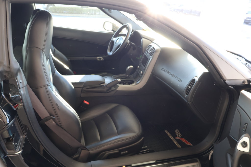 Used 2007 Chevrolet Corvette Coupe w/ Preferred Equipment Group RWD image 31