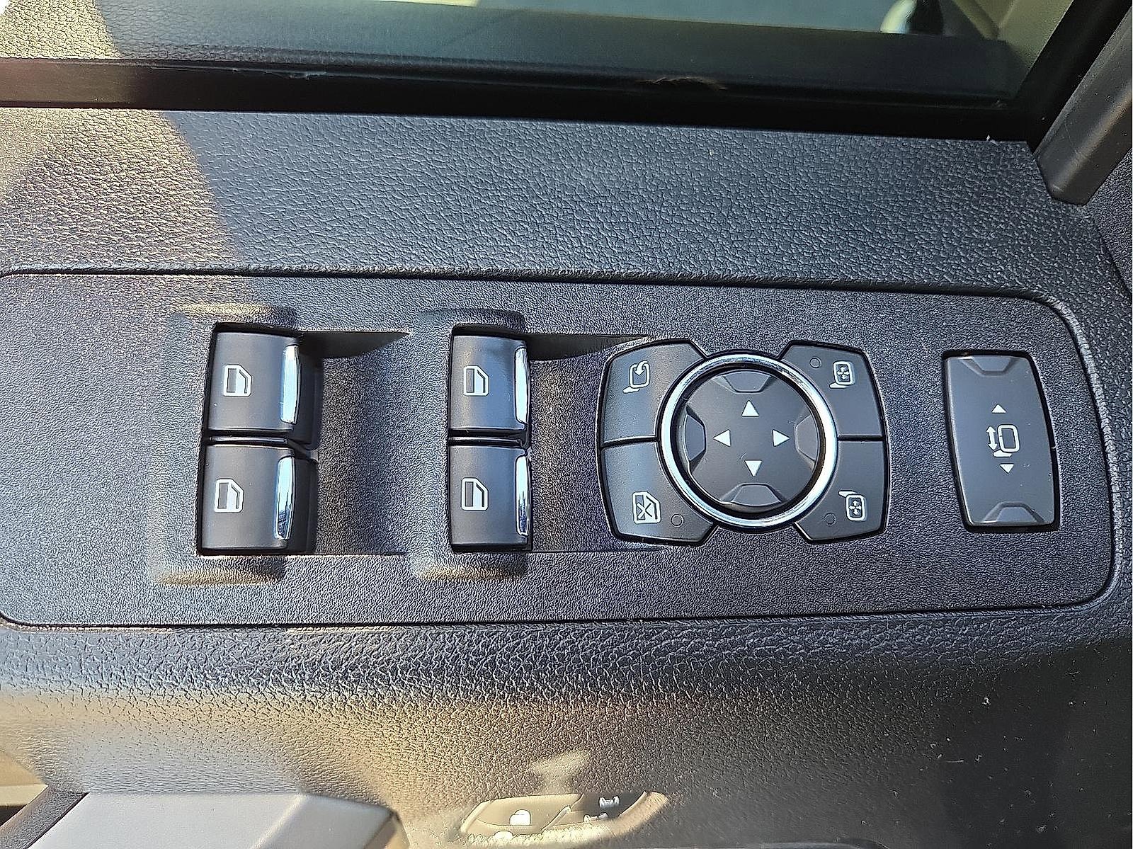 Used 2021 Ford F250 Lariat w/ Lariat Ultimate Package image 15