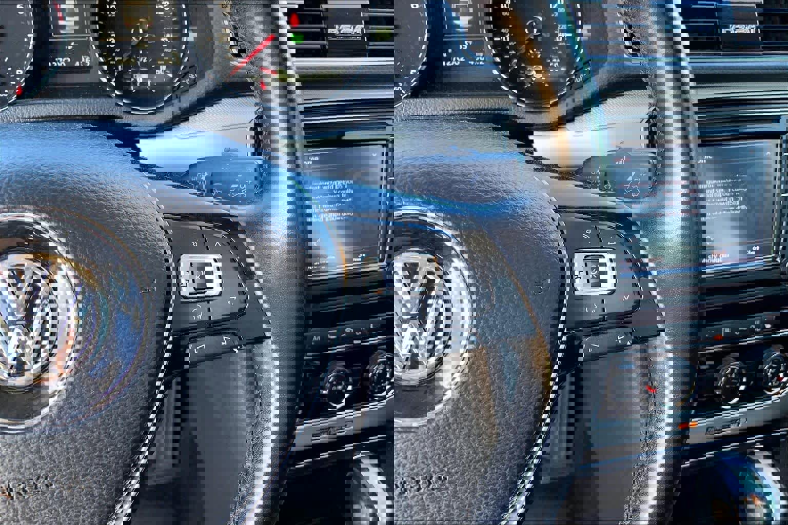 Used 2019 Volkswagen Passat 2.0T Wolfsburg image 24