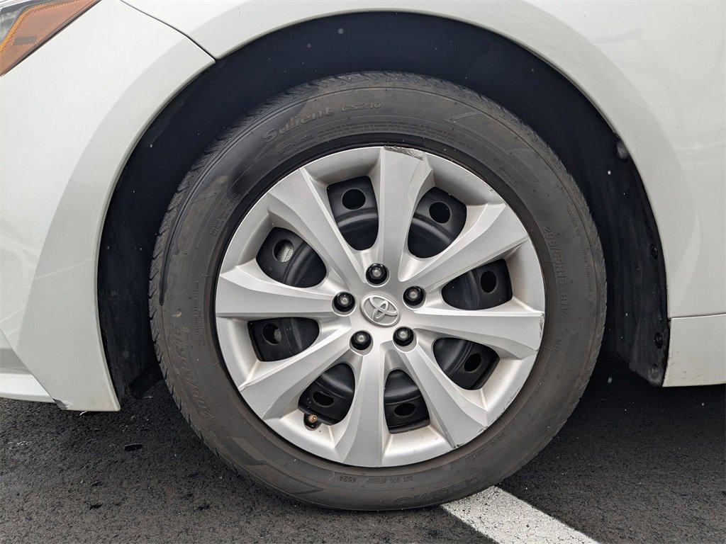 Used 2024 Toyota Corolla LE image 11
