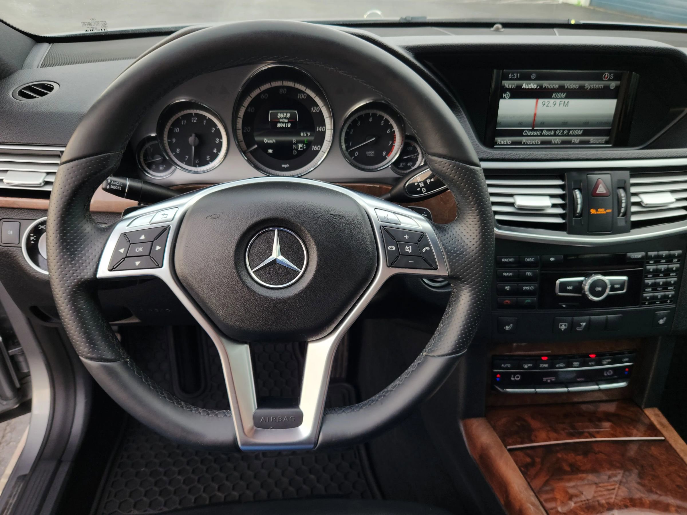 Used 2013 Mercedes-Benz E 350 4MATIC Sedan image 9