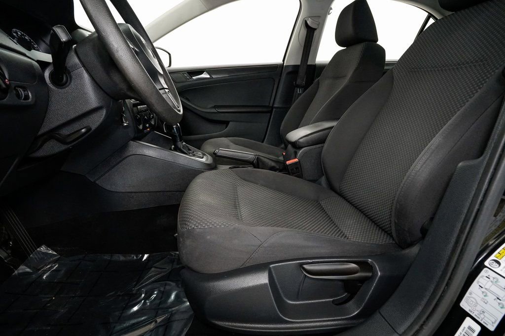 Used 2013 Volkswagen Jetta S image 9