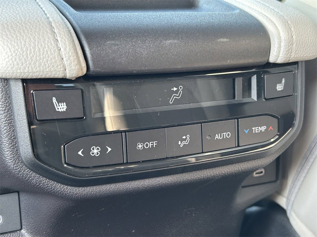 Used 2026 Toyota Grand Highlander Limited image 25