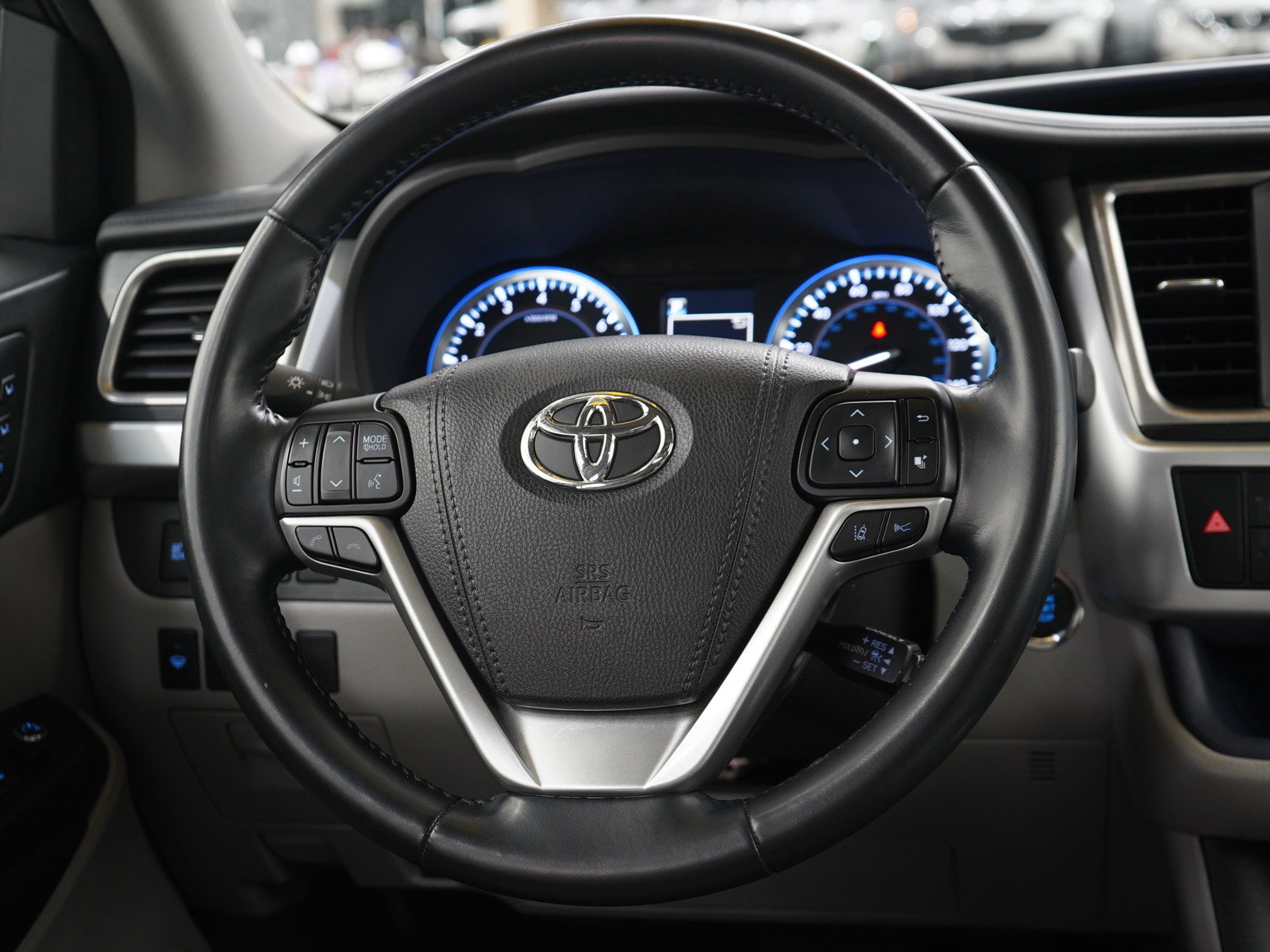 Used 2017 Toyota Highlander Limited AWD/4WD image 15