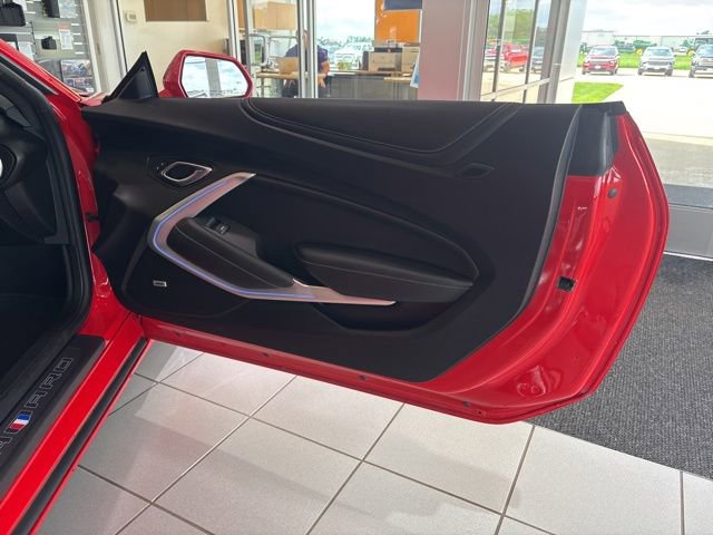 Used 2020 Chevrolet Camaro SS RWD image 10