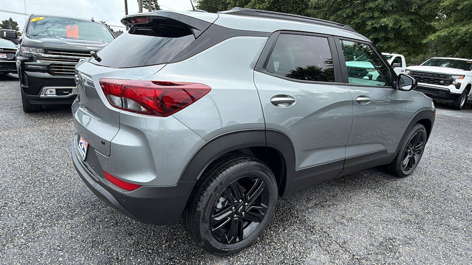 New 2026 Chevrolet TrailBlazer LT w/ Midnight Edition FWD image 8