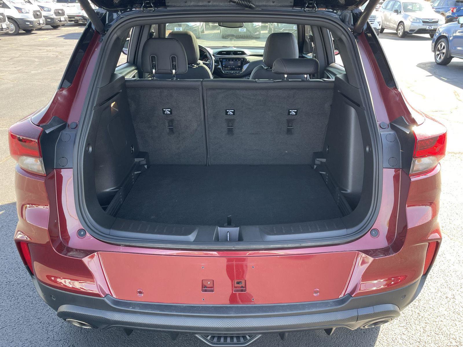 Used 2023 Chevrolet TrailBlazer RS w/ Sun and Liftgate Package FWD image 33