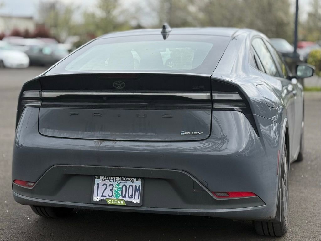 Used 2025 Toyota Prius Plug-In Hybrid image 5