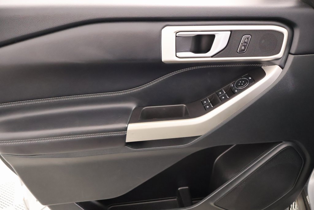 Used 2023 Ford Explorer XLT w/ Equipment Group 202A image 16