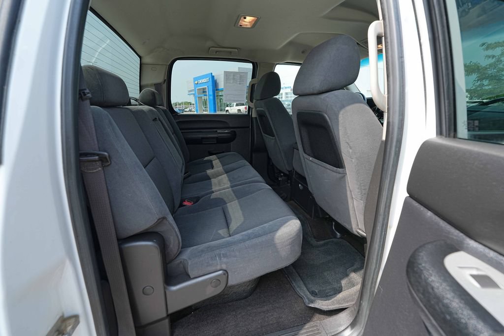 Used 2009 Chevrolet Silverado 2500 LT w/ Exterior Plus Package AWD/4WD image 16