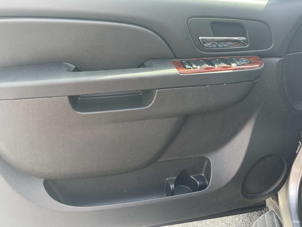 Used 2012 Chevrolet Suburban LS RWD image 15