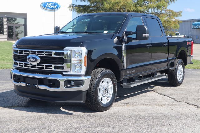 New 2026 Ford F250 XLT w/ FX4 Off-Road Package image 2