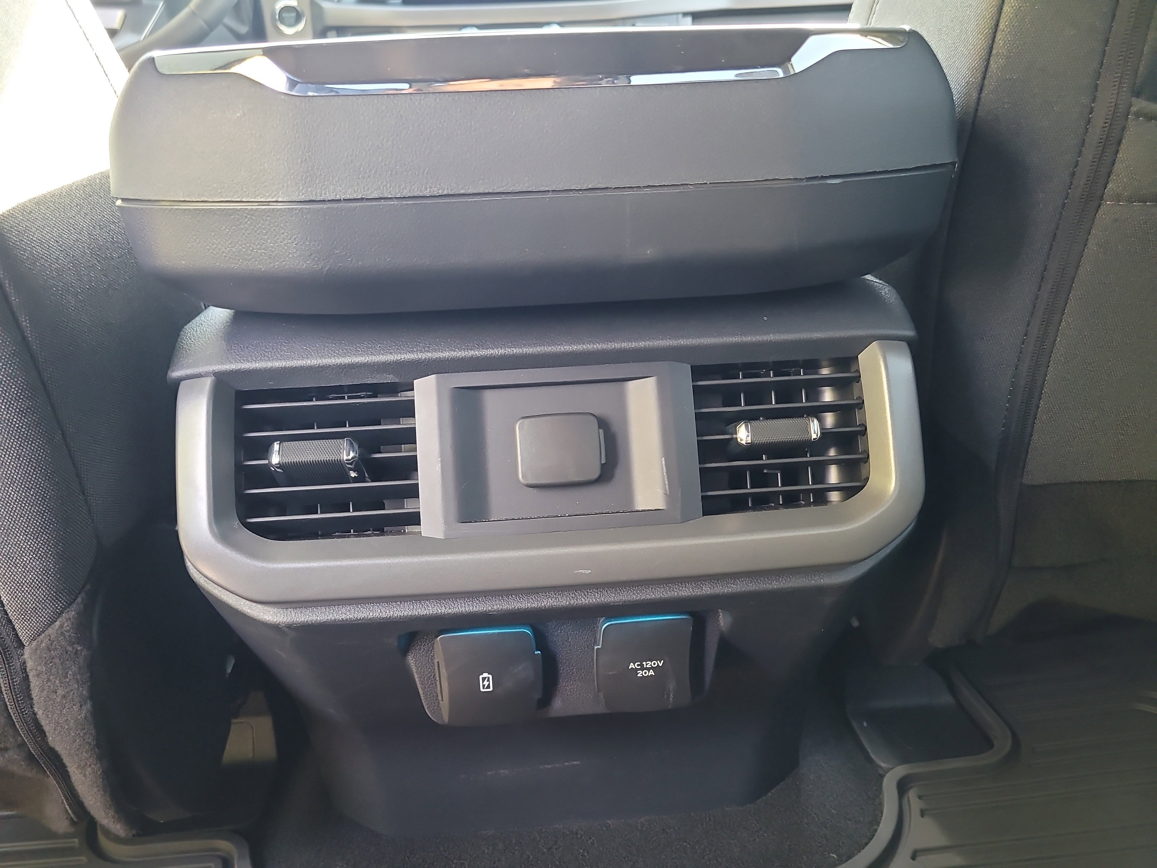 Used 2024 Ford F150 XLT w/ Equipment Group 302A MID image 17