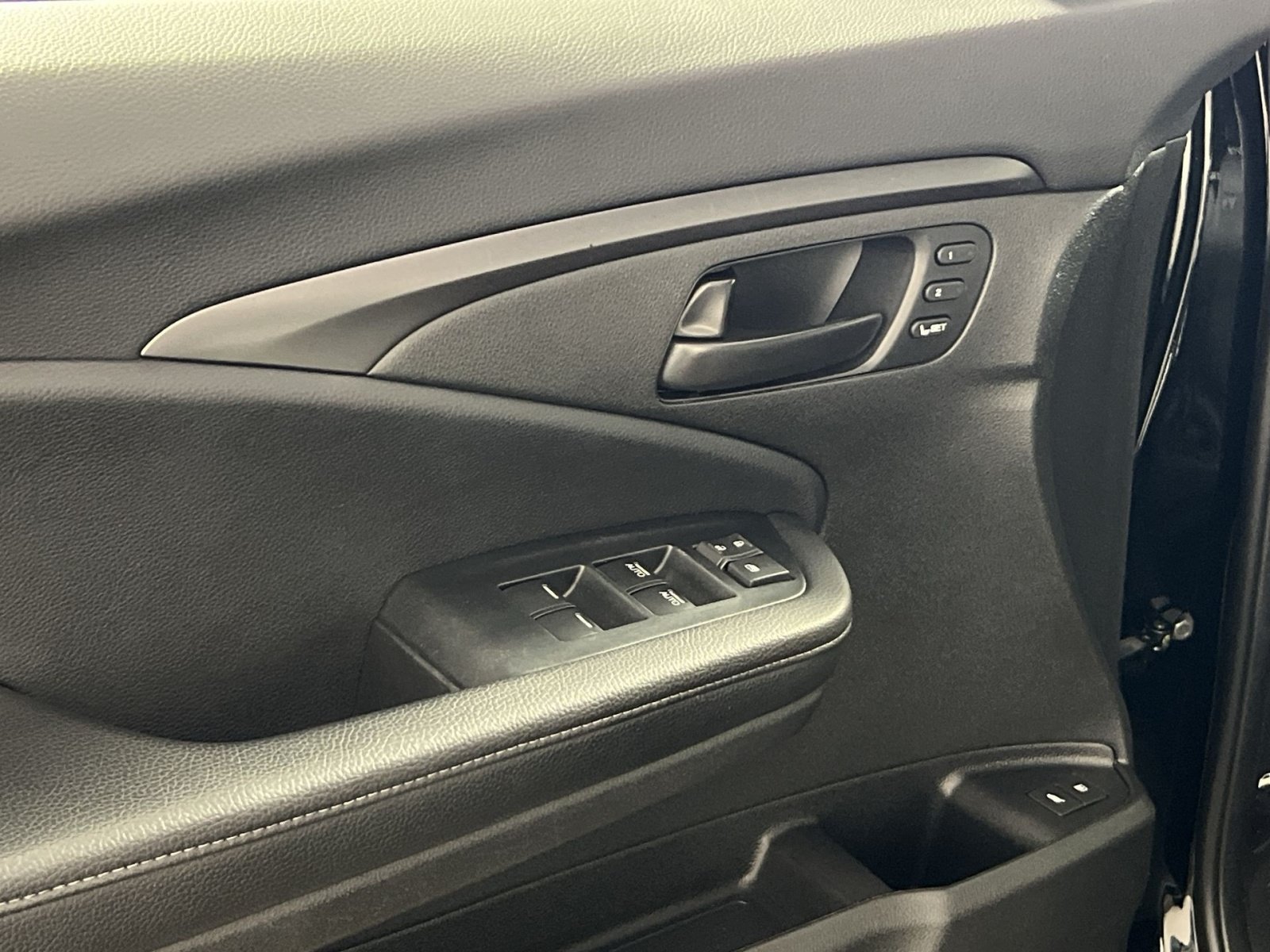 Used 2022 Honda Passport EX-L image 15