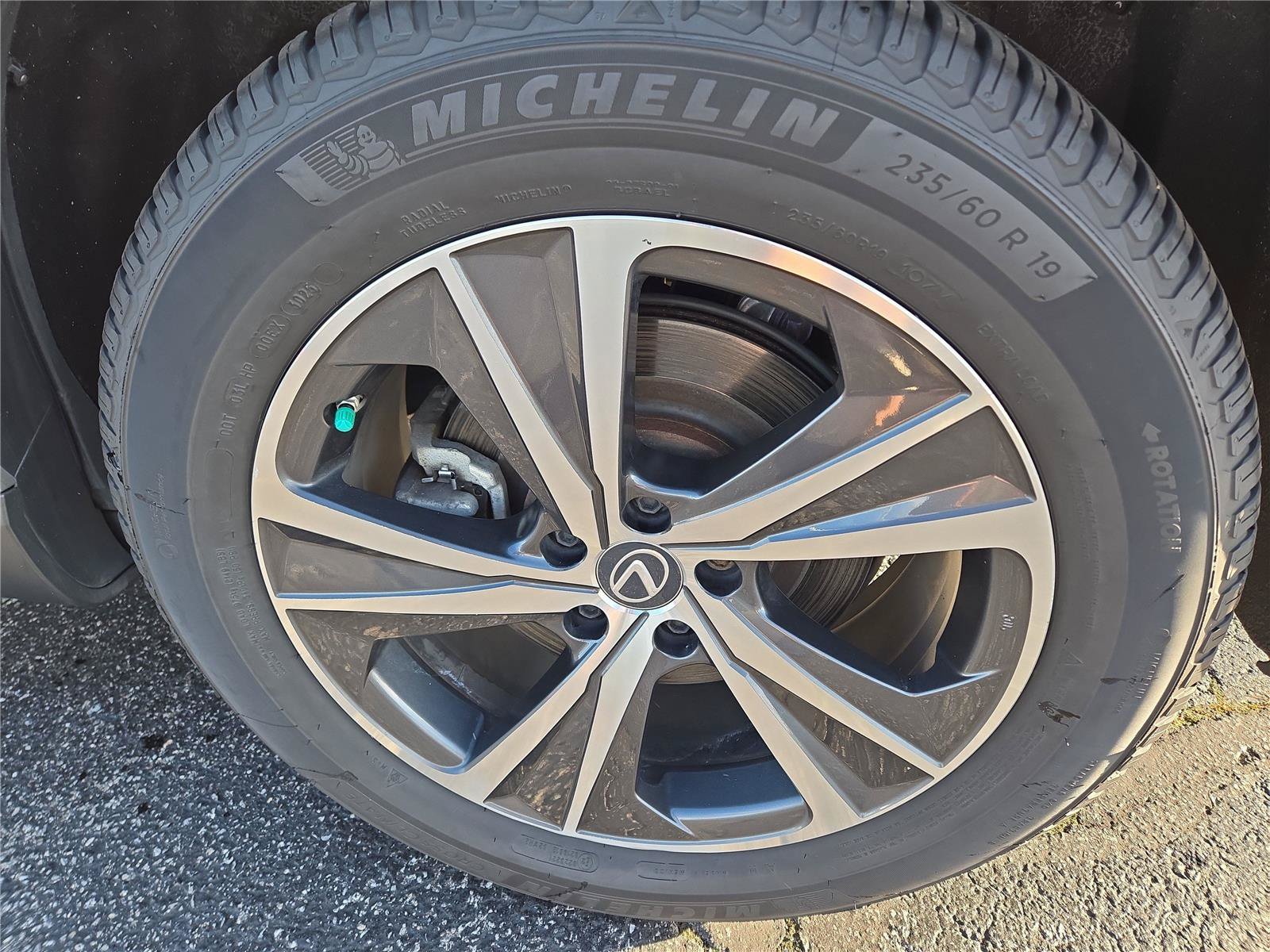 Used 2023 Lexus RX 350 Premium Plus w/ Cold Area Package AWD/4WD image 25