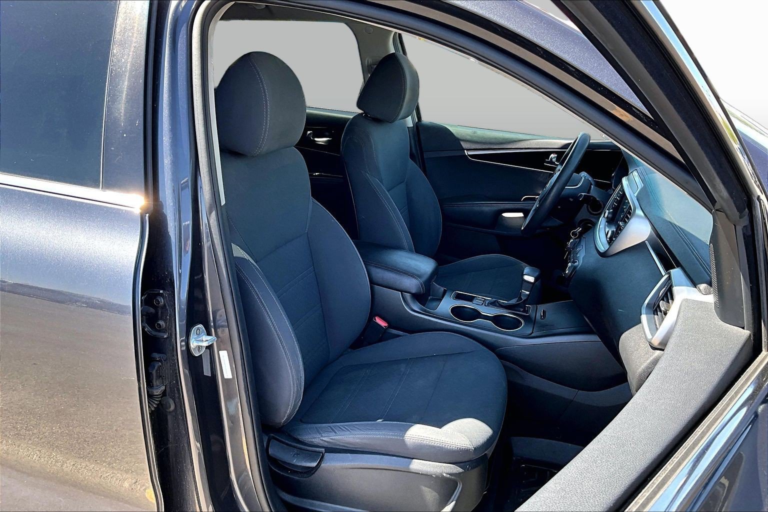 Used 2019 Kia Sorento FWD image 7