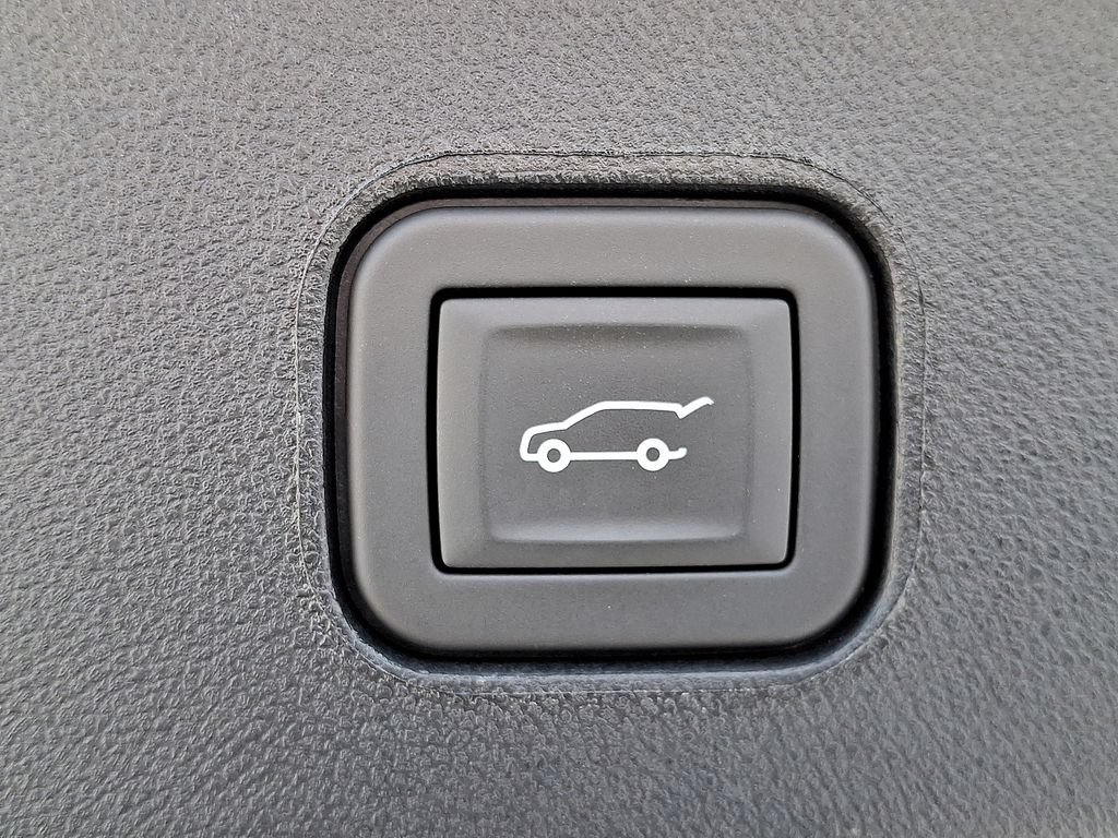 Used 2025 Cadillac Lyriq Sport w/ LPO, Floor Liner Package AWD/4WD image 27