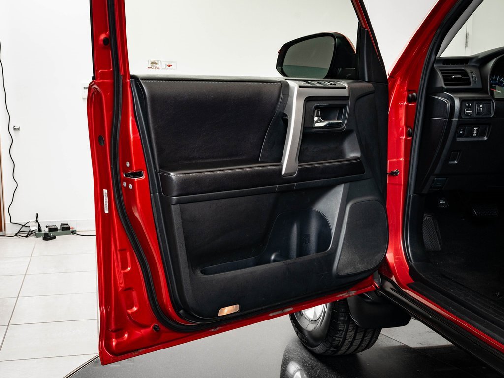 Used 2016 Toyota 4Runner SR5 image 24