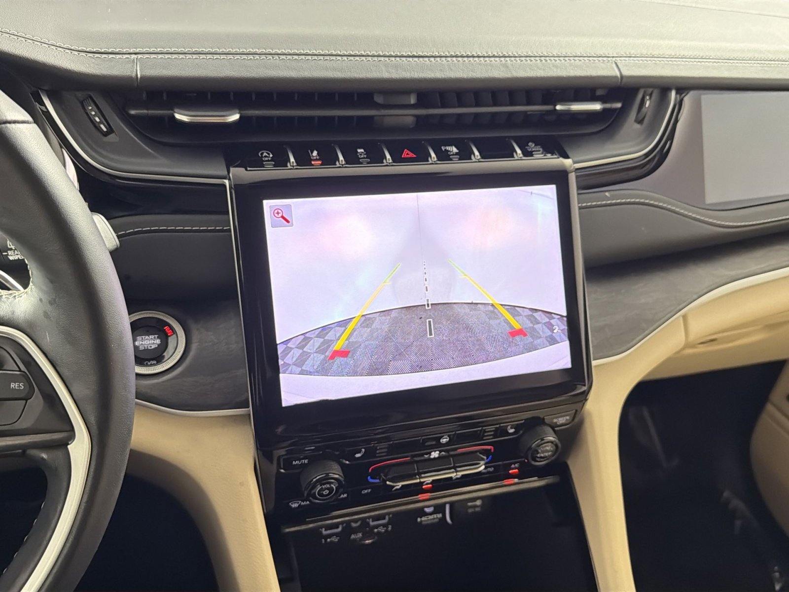 Used 2022 Jeep Grand Cherokee L Limited image 19