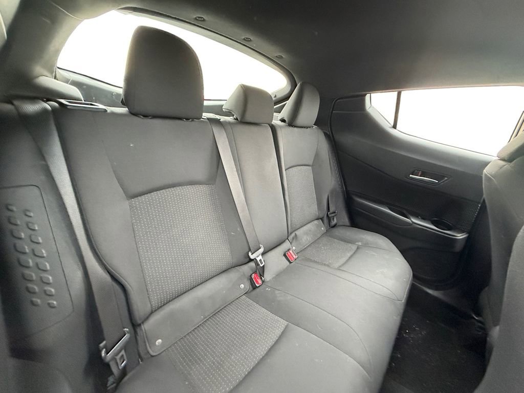 Used 2019 Toyota C-HR XLE image 18