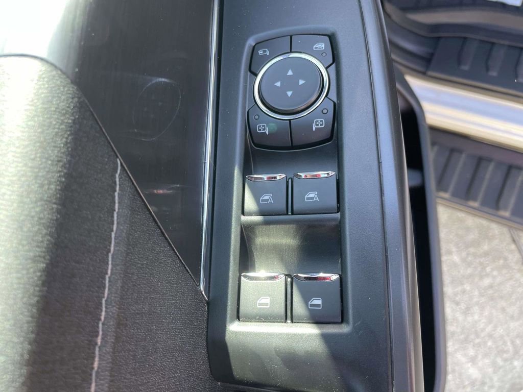 New 2025 Ford F150 Lariat w/ Equipment Group 501A Mid image 16