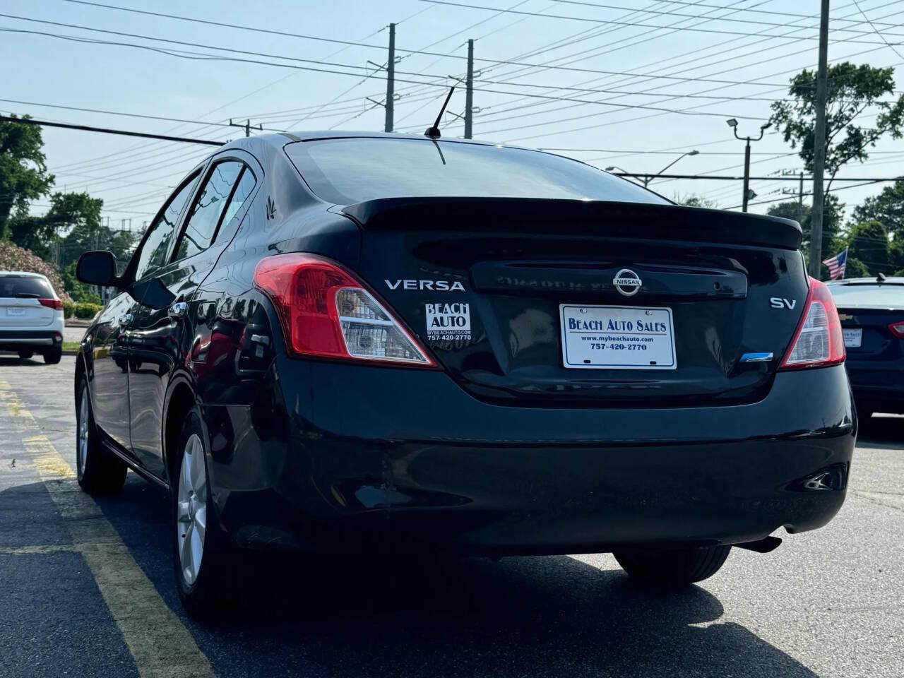 Used 2014 Nissan Versa SV w/ Convenience Package FWD image 5