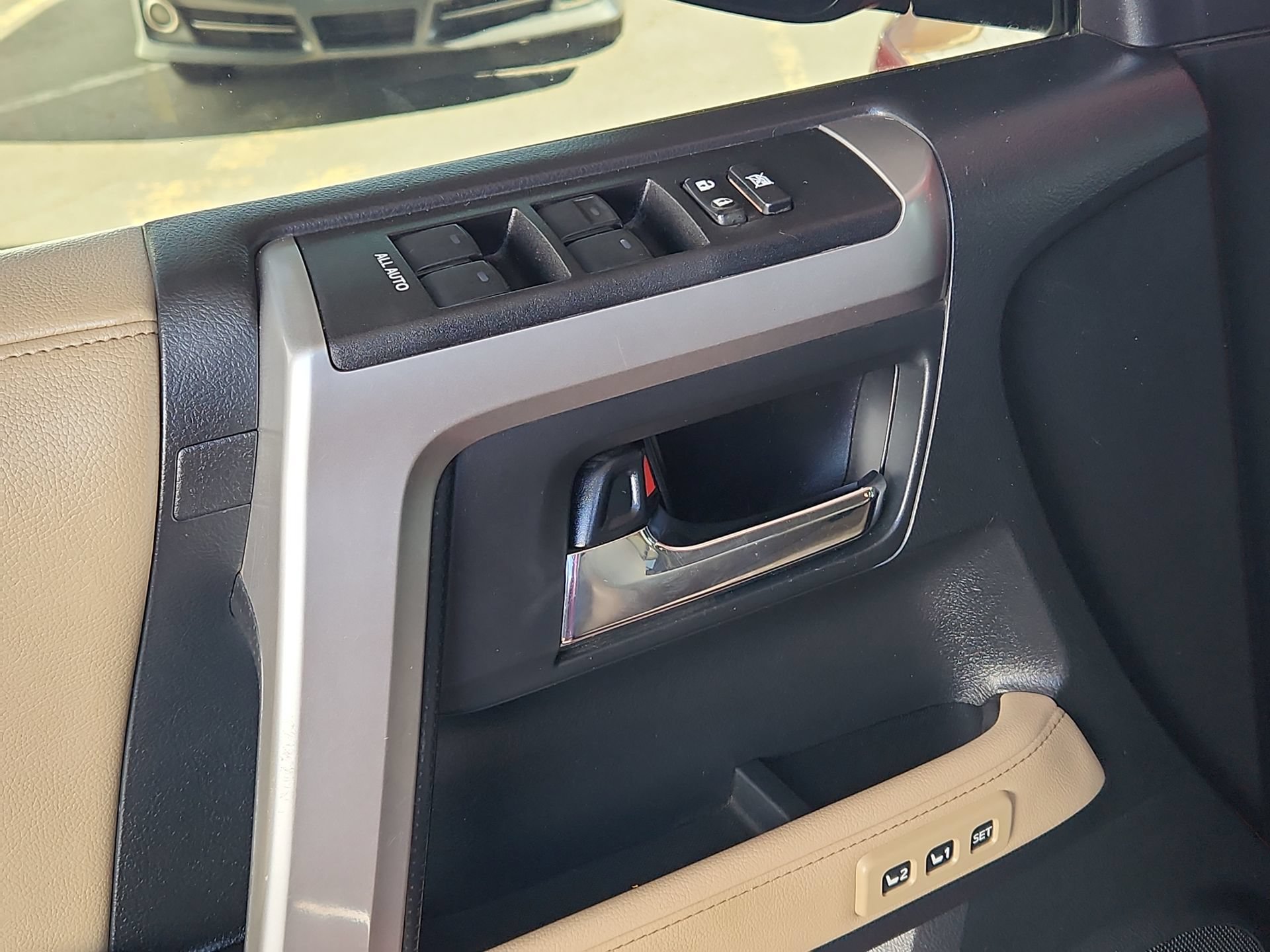 Used 2016 Toyota 4Runner Limited AWD/4WD image 15