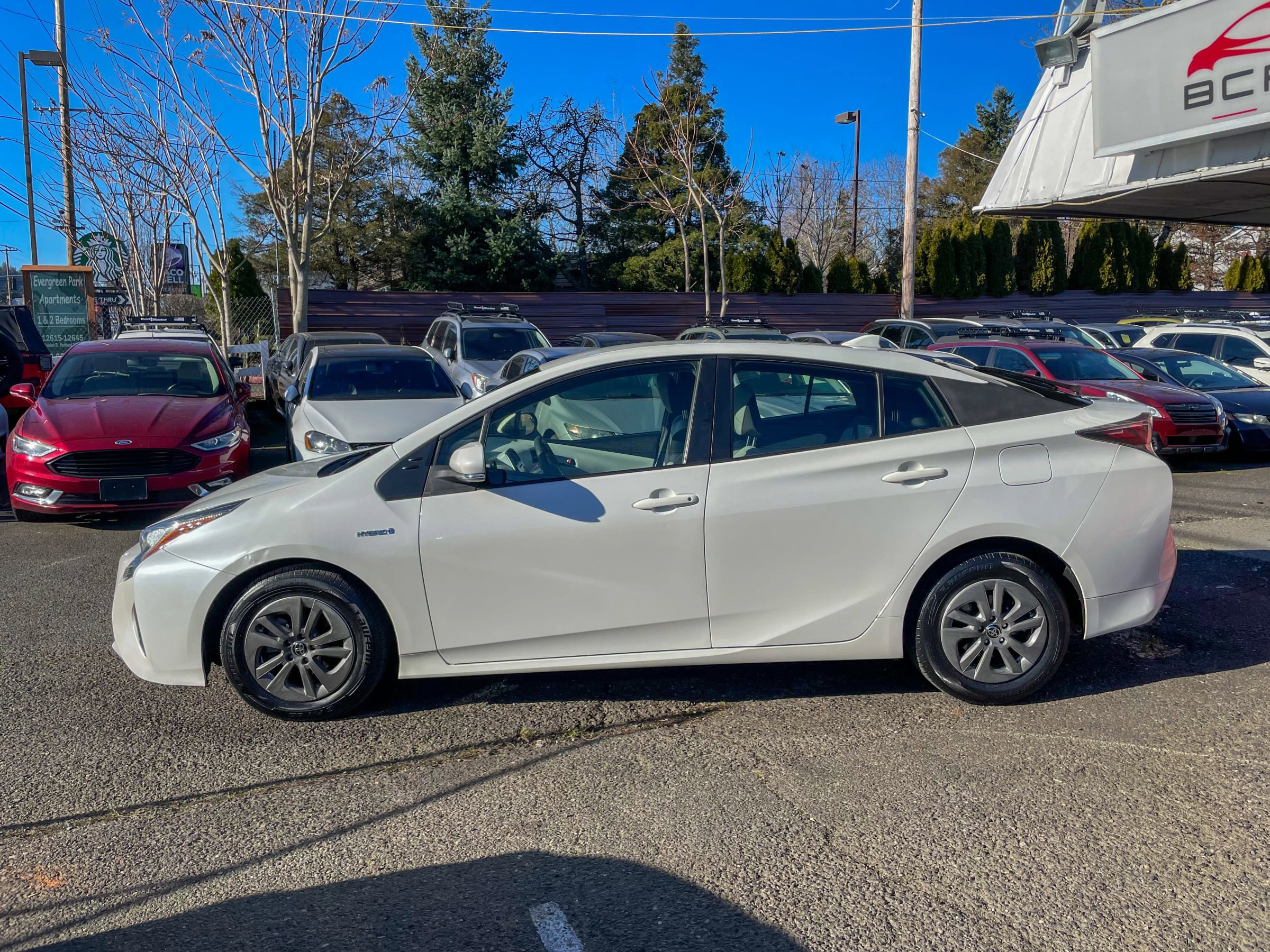 Used 2017 Toyota Prius Two w/ Carpet Mat Package image 8