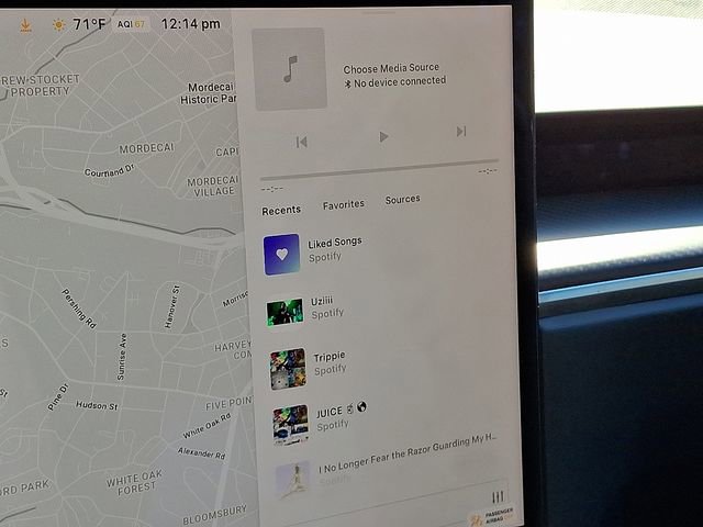 Used 2022 Tesla Model S Plaid image 27