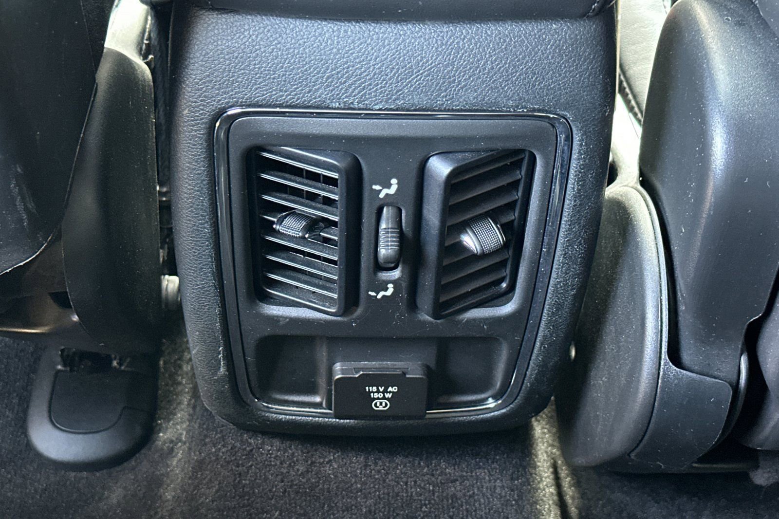 Used 2022 Jeep Grand Cherokee Laredo X image 14