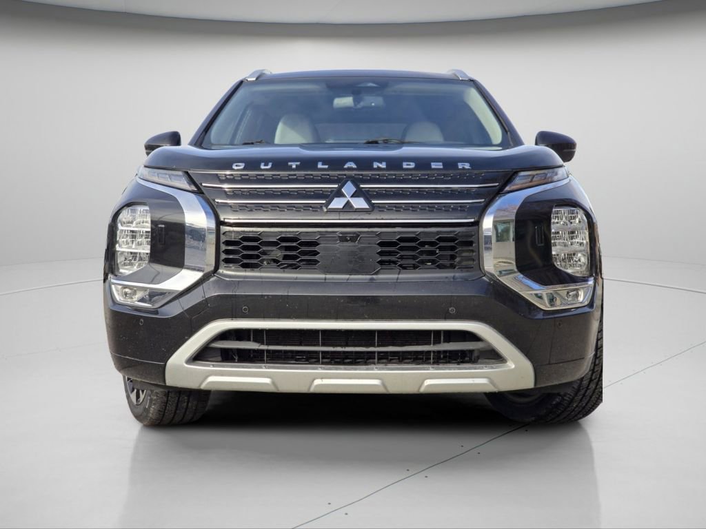 Used 2023 Mitsubishi Outlander SEL image 3