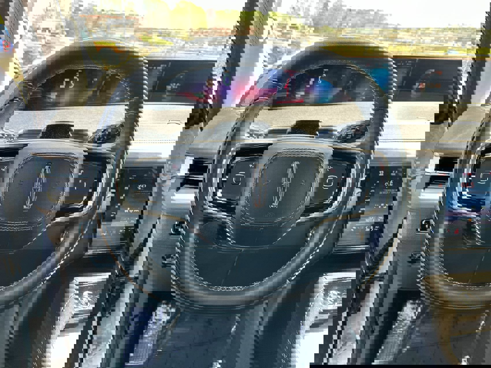 Used 2025 Lincoln Navigator Reserve image 14