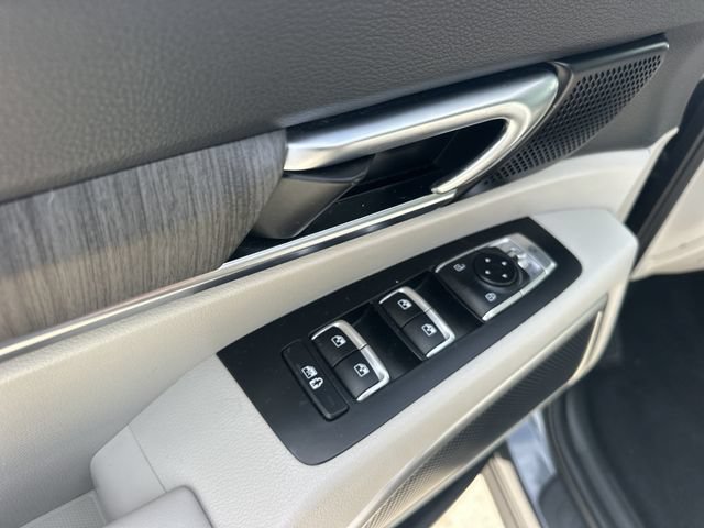 Certified 2023 Kia Telluride EX w/ EX Captain's Chair Package FWD image 19