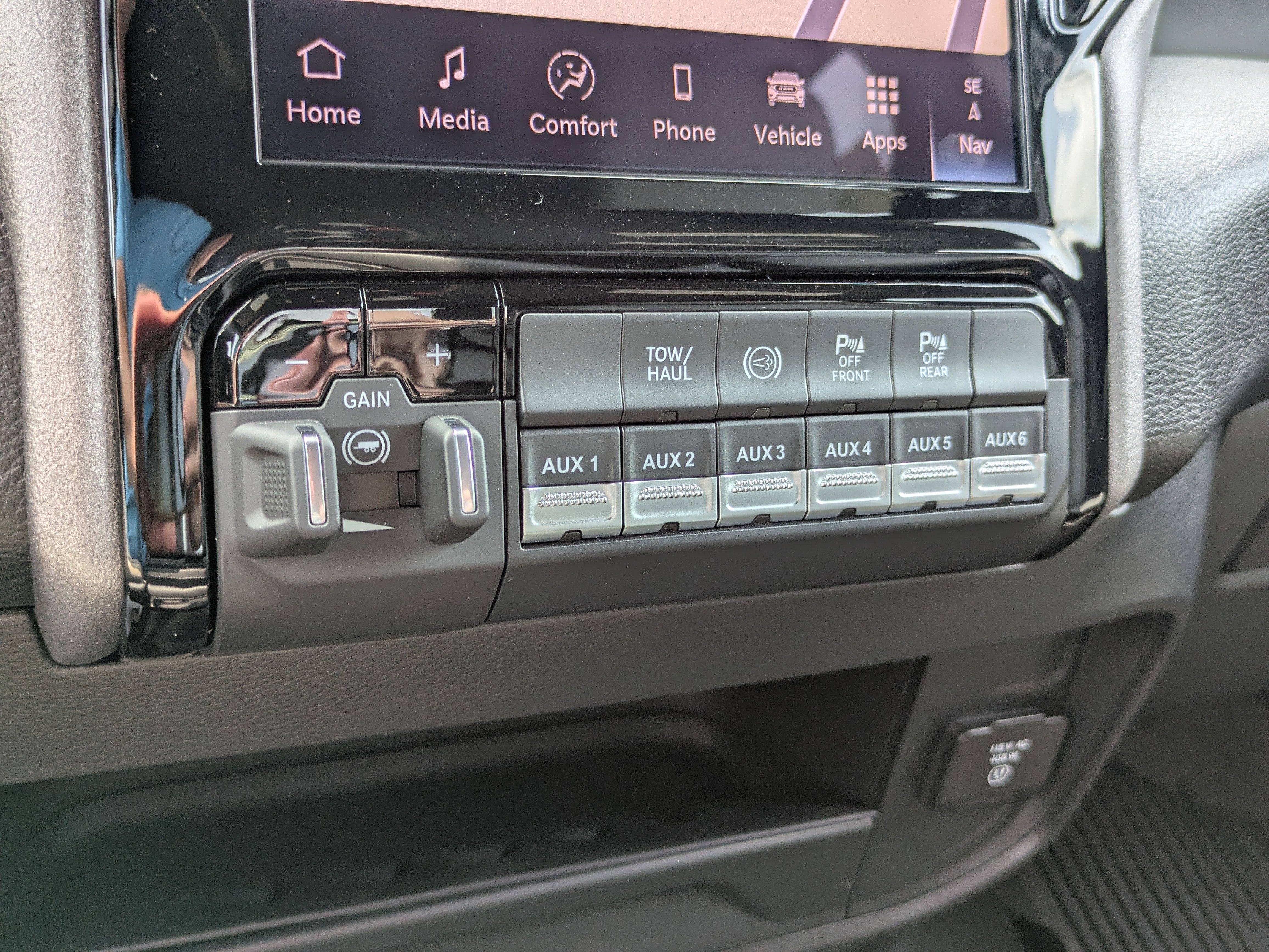 New 2026 RAM 3500 Tradesman AWD/4WD image 14