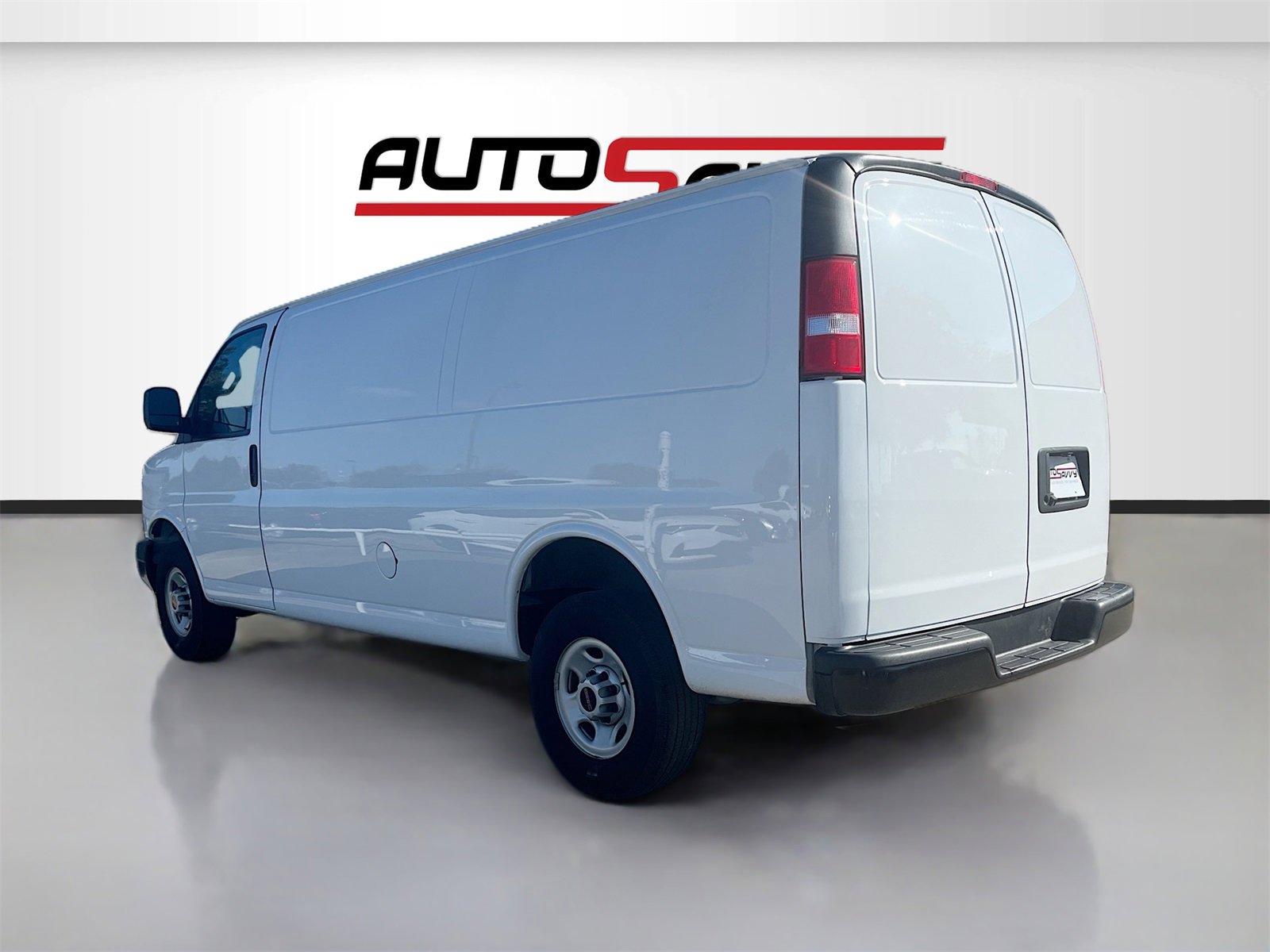 Used 2023 GMC Savana 2500 Extended w/ Driver Convenience Package image 5