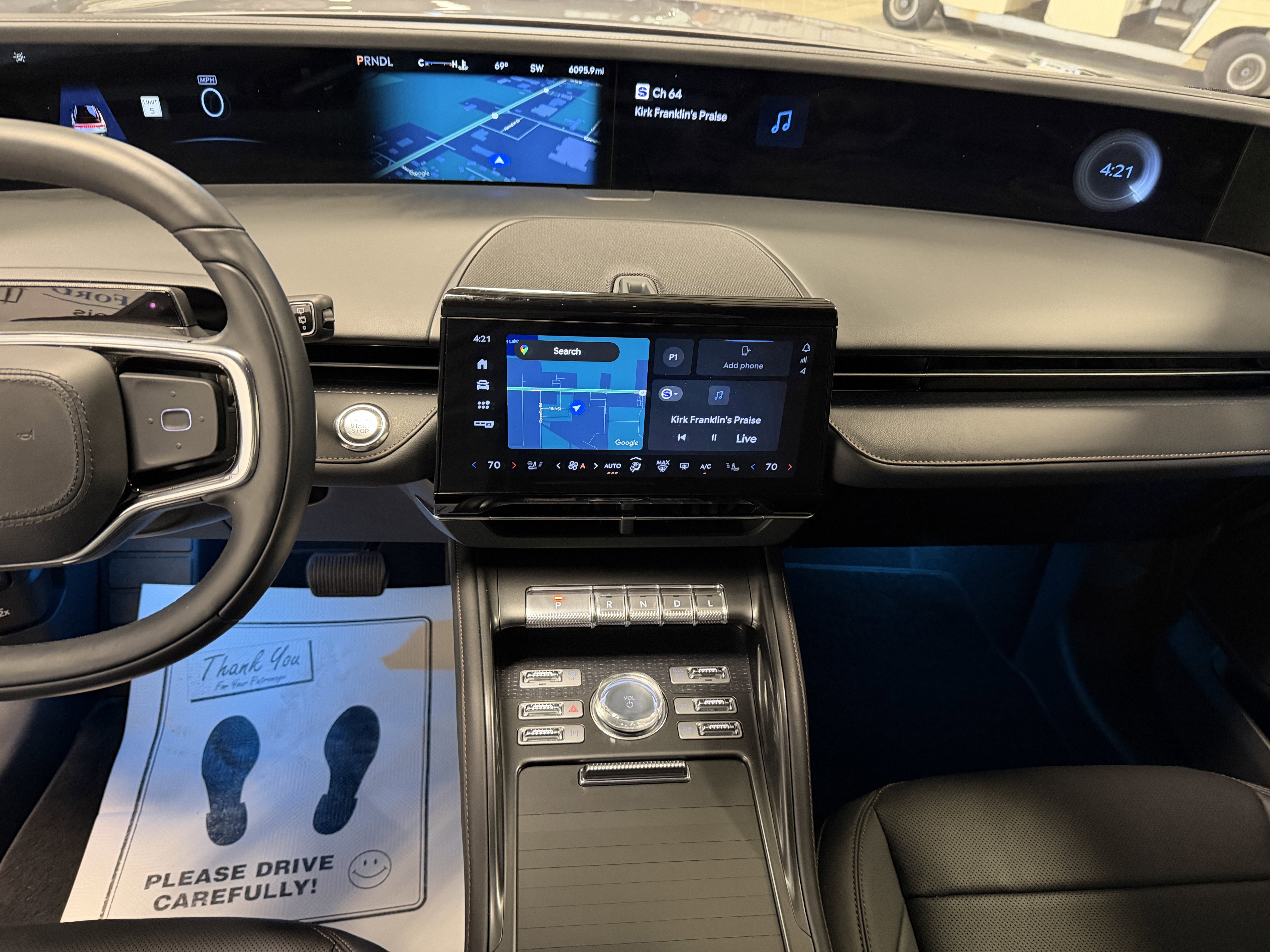 Used 2025 Lincoln Nautilus Premier w/ Equipment Group 102A image 4