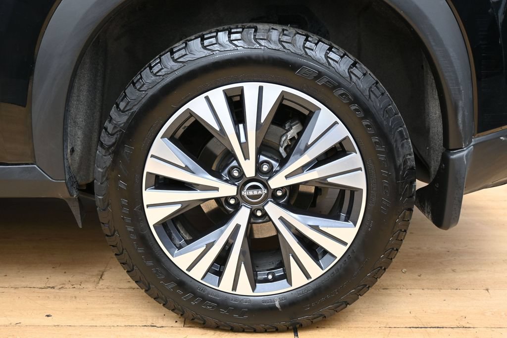 Used 2023 Nissan Rogue SV FWD image 12