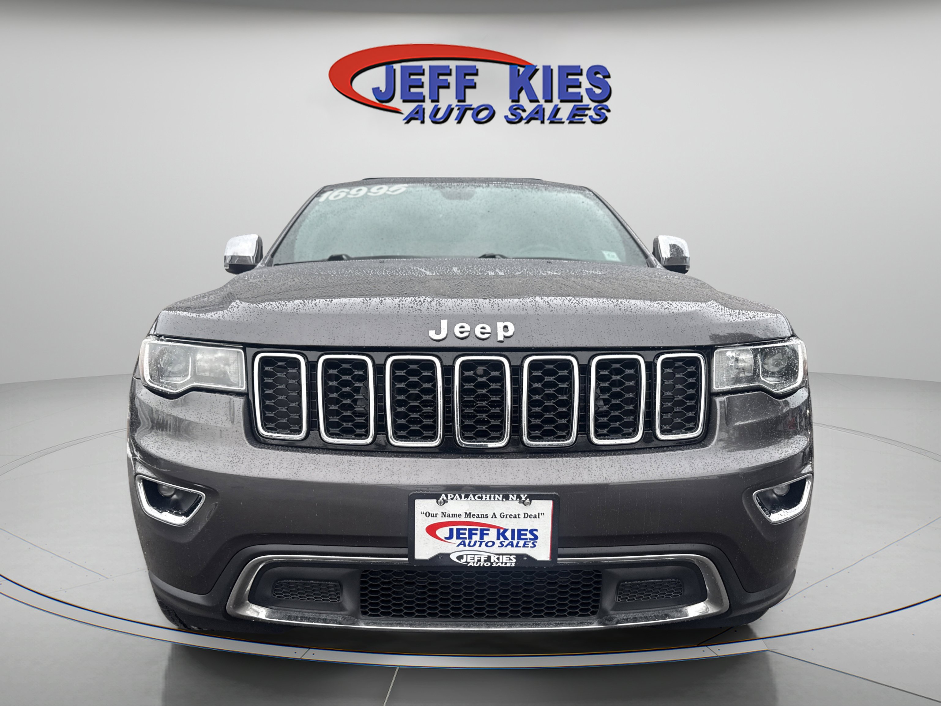 Used 2017 Jeep Grand Cherokee Limited image 2